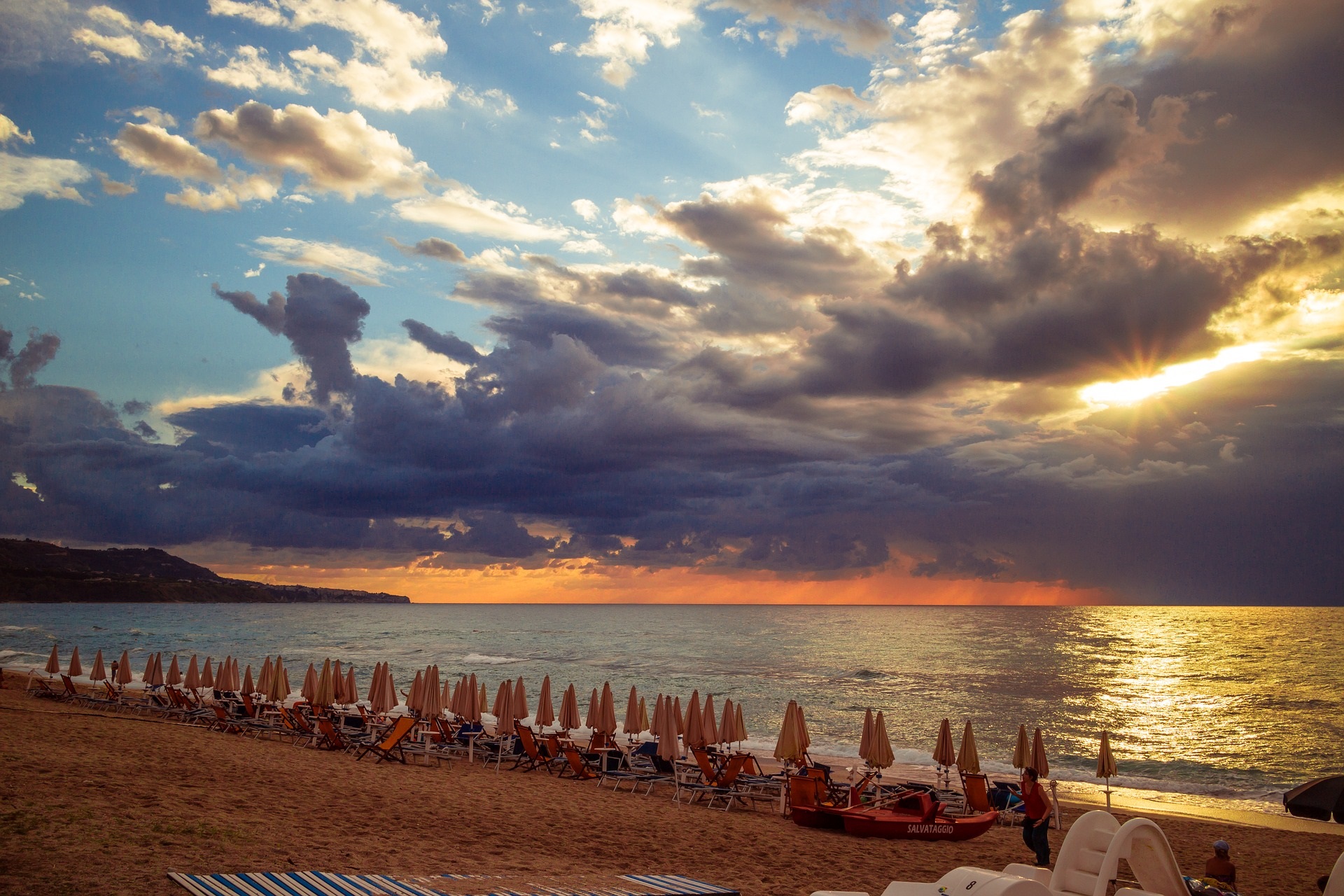 sunset-2035897_1920